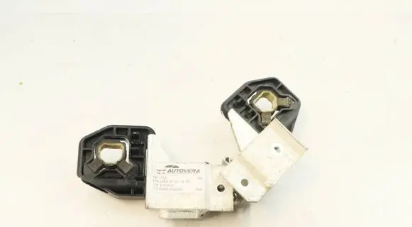 BMW 3 GT F34 Radiator mount bracket 7600541 17117600541 7600540