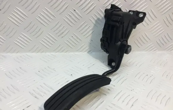 Renault Espace - Grand espace IV Accelerator throttle pedal 8200007515