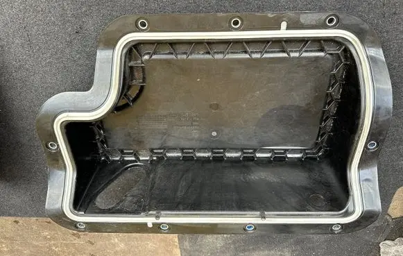 Audi A3 S3 8V Battery tray 5Q0915435D