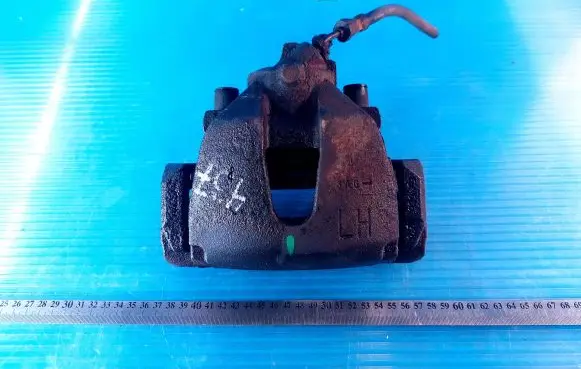 Ford Focus Front brake caliper 813