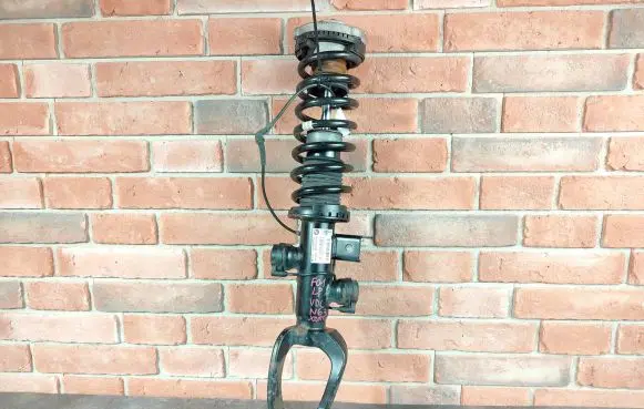 BMW 7 F01 F02 F03 F04 Front shock absorber with coil spring 6794149