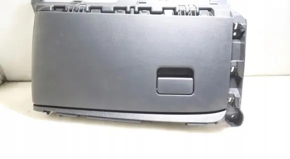 Toyota Yaris Cross Glove box B000656