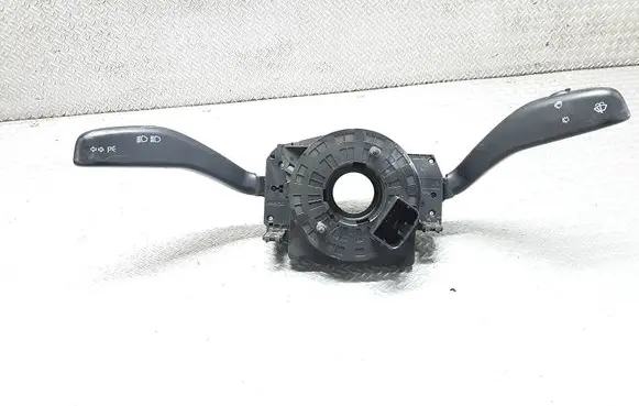 Wiper turn signal indicator stalk/switch