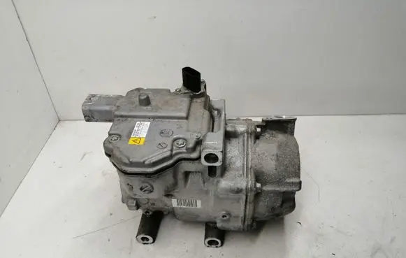 Toyota Yaris Air conditioning (A/C) compressor (pump) 0422001350 HFC134A