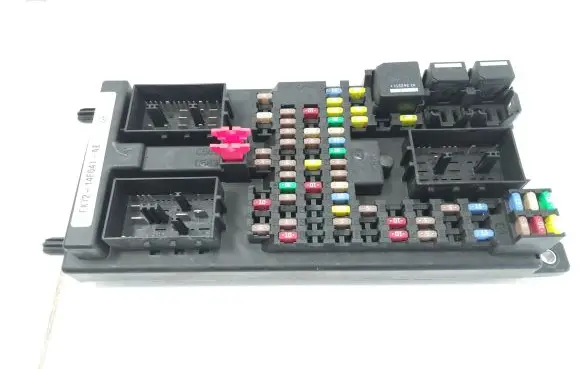 Land Rover Discovery Sport Fuse box set FK7214F041AE
