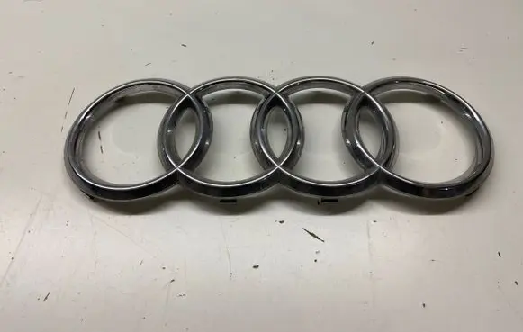 Audi Q8 Manufacturer badge logo/emblem 4ke853605
