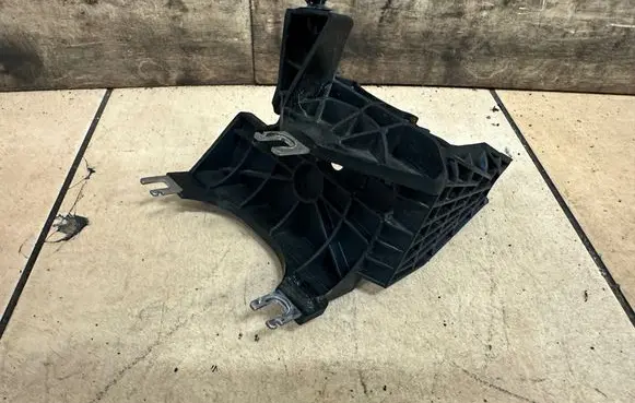 Mercedes-Benz B W246 W242 ABS pump bracket A2464300201