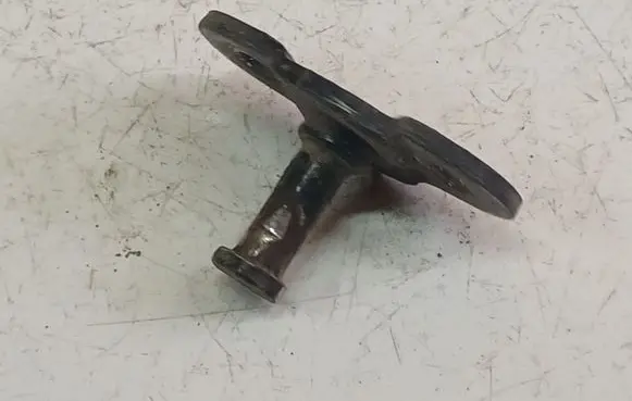 Toyota Previa (XR30, XR40) II Front door lock loop/hook striker 