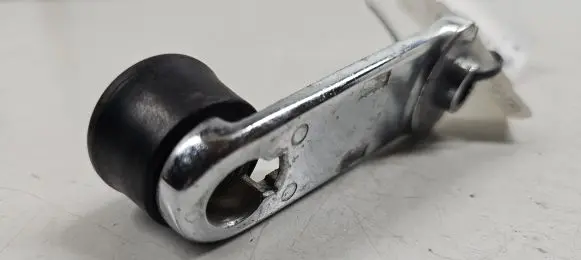Audi A4 S4 B5 8D Front door window winding handle 443837581D