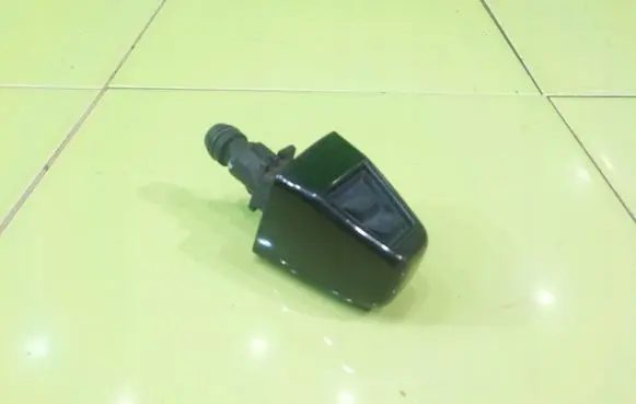 BMW X3 E83 Headlight washer pump PRZOD WP179
