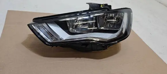 Audi A3 S3 8V Headlight/headlamp 8V0941003AK