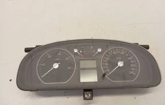 Renault Laguna II Speedometer (instrument cluster) 501018880079 8200218888 6K0RYD62