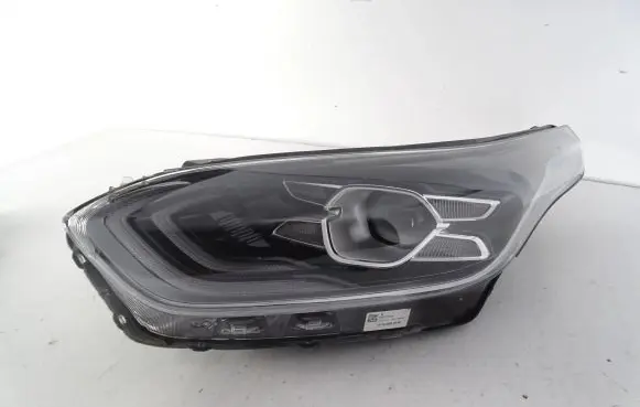 KIA Ceed Headlight/headlamp 92101-J7100