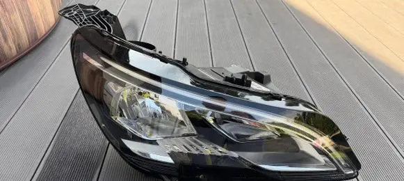 Peugeot 3008 II Headlight/headlamp 9810478080