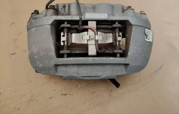 Audi Q5 SQ5 Front brake caliper 8R0615105BR