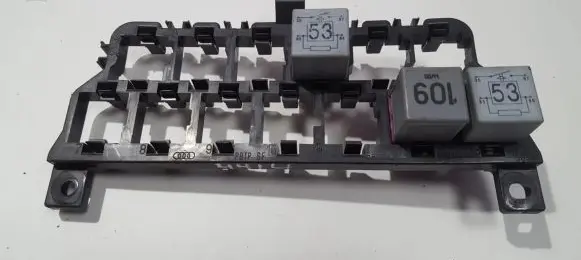 Volkswagen Golf IV Fuse box set 8D0937503E
