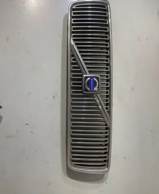 Volvo V70 Front grill 9178087