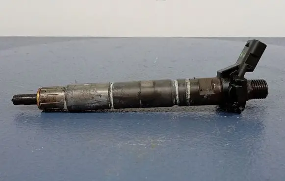 BMW X5 G05 Fuel injector 8580295