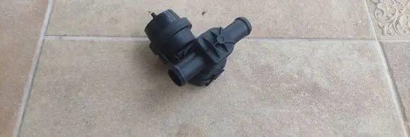 Audi Q5 SQ5 Coolant heater control valve 1J0819809