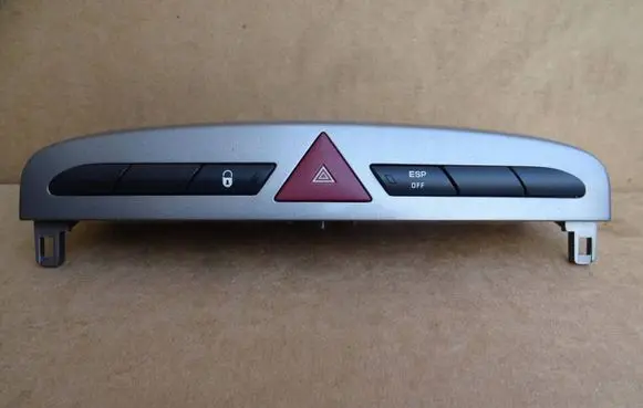 Peugeot 308 Hazard light switch 706300 9659215177 03069010