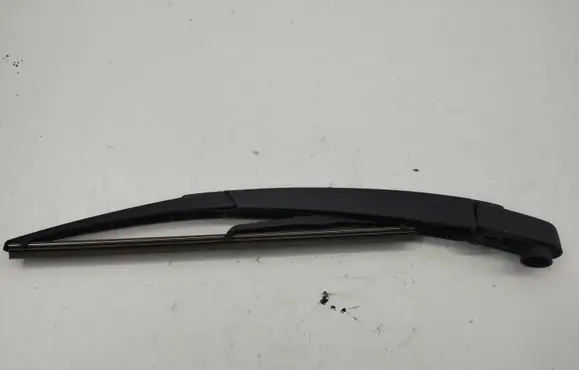 Rear wiper blade arm