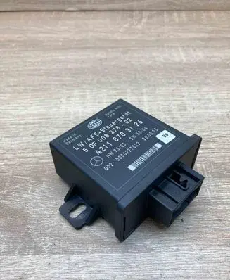Mercedes-Benz E W211 Light module LCM A2118703126 5DF008278