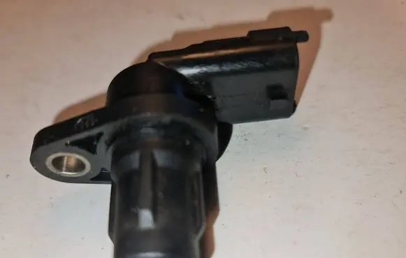 Volvo V70 Camshaft position sensor 8658726 0232103063