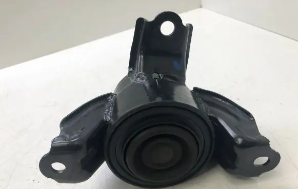 Hyundai i20 (BC3 BI3) Engine mount bracket 21810Q0000 MT10
