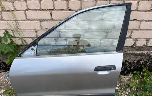 Mitsubishi Galant Front door
