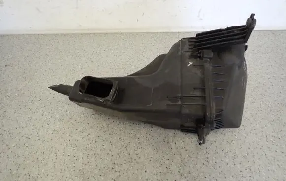 Suzuki SX4 Air filter box cover 79J-A05