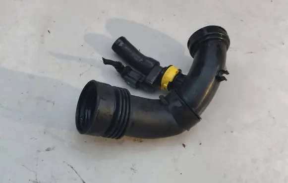 Peugeot Partner Air intake hose/pipe 9684362180