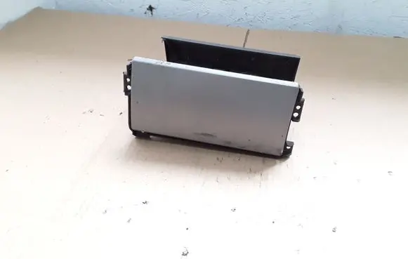 Cup holder front