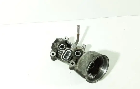 Toyota Yaris Oil filter mounting bracket 