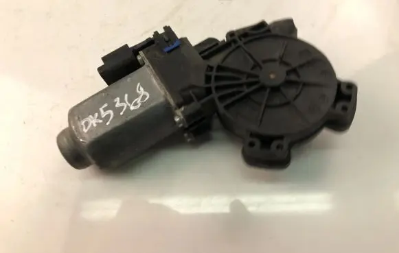 Nissan Pathfinder R51 Front door window regulator motor 402121B