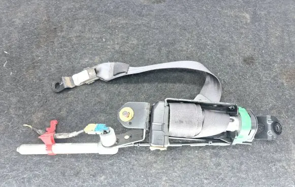 Volvo S60 Front seatbelt 8626240 3000704 3000704050