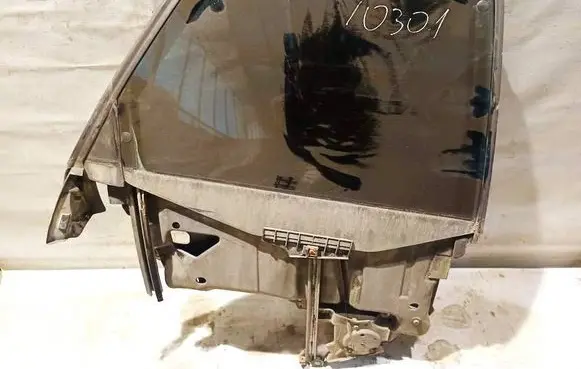 Audi A6 S6 C4 4A Rear door window/glass frame 