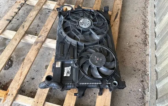 Volkswagen Multivan T5 Radiator set 0130303290 7H0959455A 7H0121201