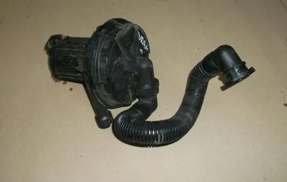 Audi A6 S6 C6 4F Secondary air pump 06A959253B