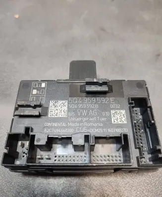 Volkswagen PASSAT B6 Door central lock control unit/module 5Q04959592E
