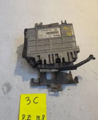 Volkswagen Polo III 6N 6N2 6NF Engine control unit/module 0261203744