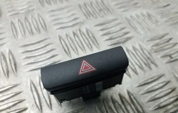 Volkswagen PASSAT B7 Hazard light switch 3AA953509A