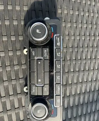 Volkswagen Jetta VI Climate control unit 5K0907044ES 5HB00974661