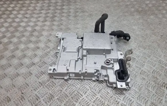 Voltage converter inverter