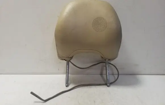 Volvo S60 Front seat headrest 
