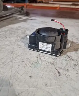 Toyota RAV 4 (XA30) Alarm system siren 8904048020
