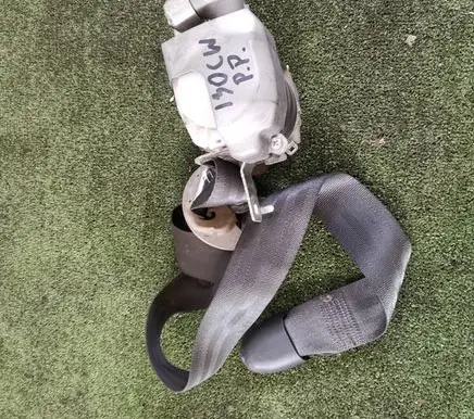 Hyundai i30 Front seatbelt 