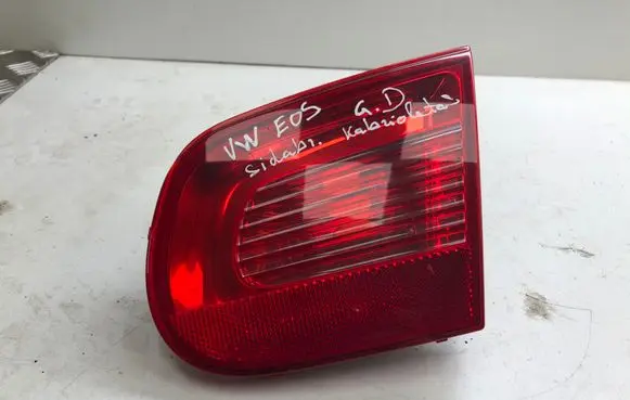 Volkswagen Eos Tailgate rear/tail lights