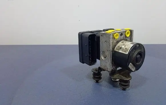 Volkswagen Caddy ABS Pump 1K0614117H