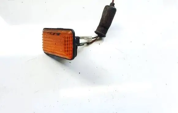 Volkswagen PASSAT B3 Front fender indicator light 357949117 ulo-328