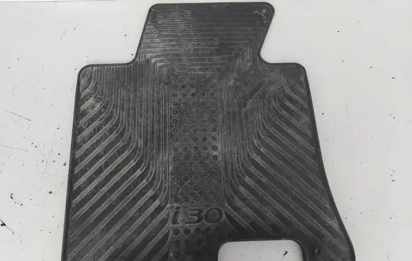 Hyundai i30 Front floor mat A6131ADE00